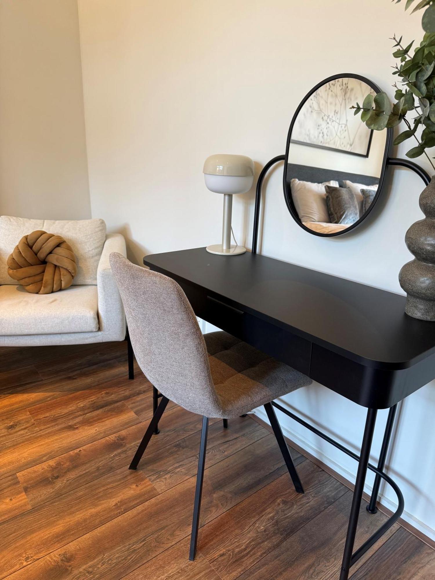 Deluxe Appartement met 2 Slaapkamers en Balkon
